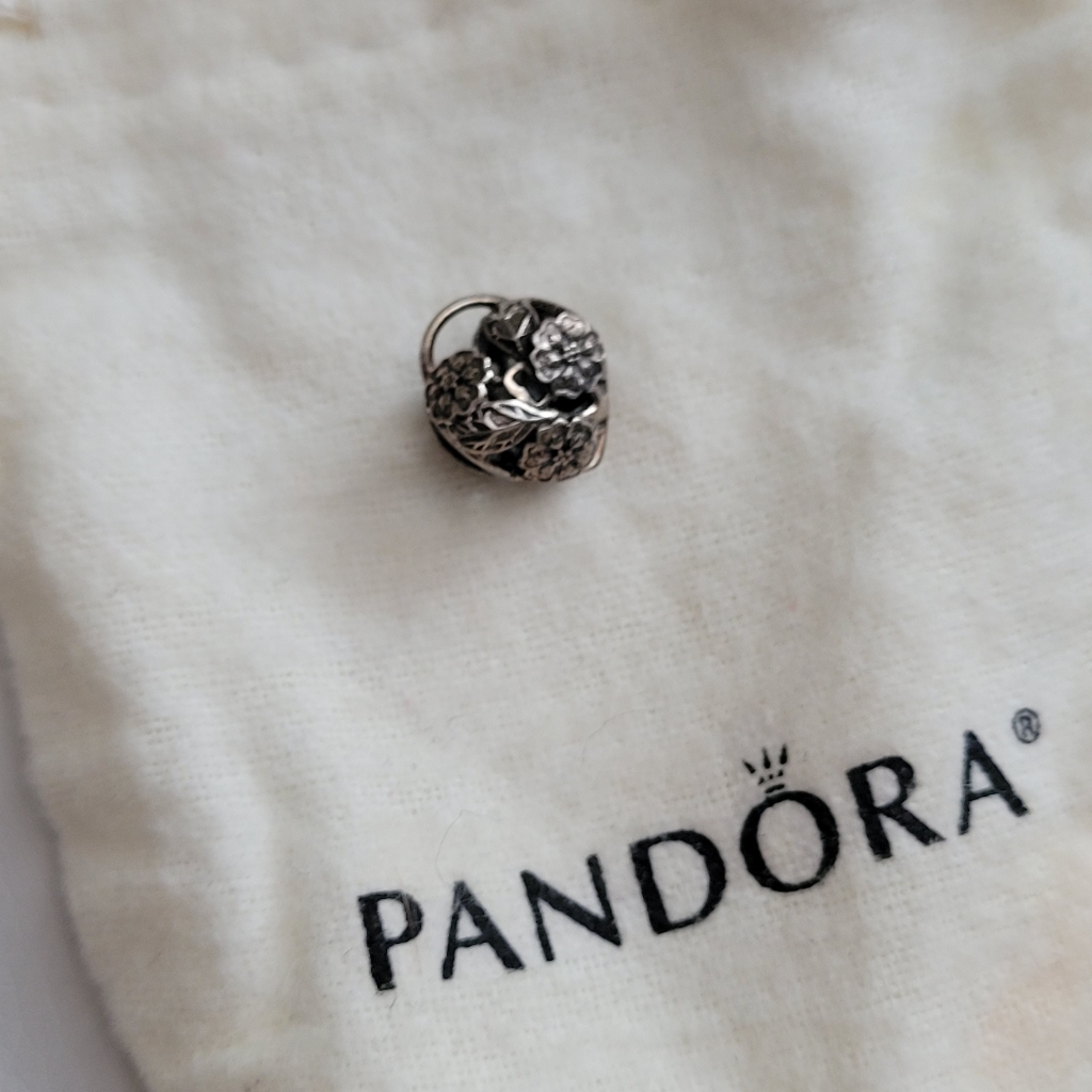 Pandora Floral Heart Padlock Charm 60$